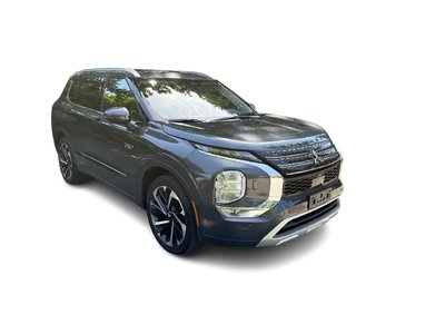 2024  Outlander Plug-In Hybrid in Vancouver, British Columbia