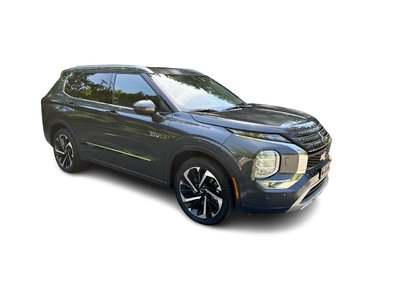 2024  Outlander Plug-In Hybrid in Vancouver, British Columbia