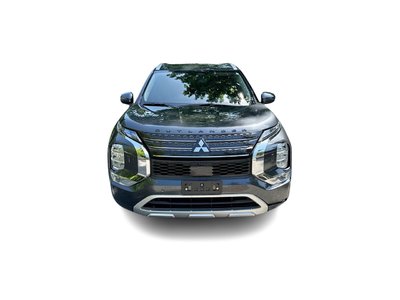2024  Outlander Plug-In Hybrid in Vancouver, British Columbia
