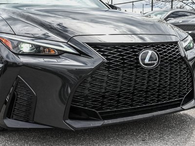 2022 Lexus IS in Dollard-des-Ormeaux, Quebec