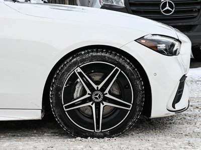 Mercedes-Benz C300  2024 à Dollard-des-Ormeaux, Québec