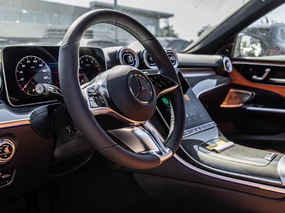 Mercedes-Benz C-Class  2027 à Dollard-des-Ormeaux, Québec