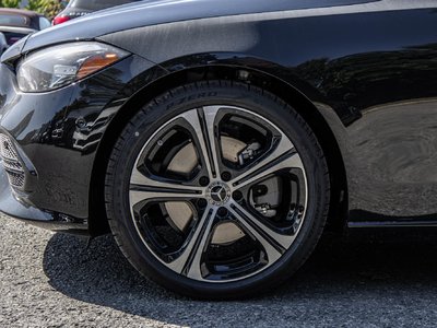 Mercedes-Benz C-Class  2027 à Dollard-des-Ormeaux, Québec