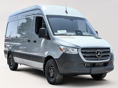 2025 Mercedes-Benz Sprinter Cargo Van in Dollard-des-Ormeaux, Quebec
