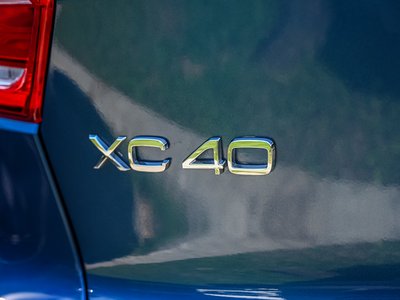 2021 Volvo XC40 in Dollard-des-Ormeaux, Quebec