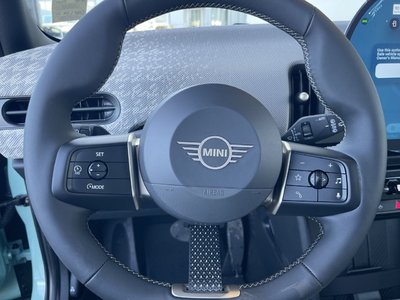 MINI Cooper (5)  2026 à Calgary, Alberta