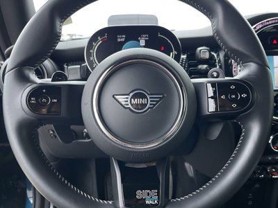 MINI Convertible  2023 à Calgary, Alberta