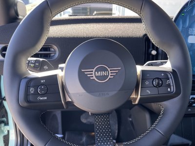 MINI Cooper (3)  2026 à Calgary, Alberta