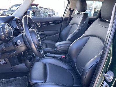 MINI Cooper Hardtop 5 Door  2015 à Calgary, Alberta