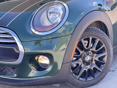 MINI Cooper Hardtop 5 Door  2015 à Calgary, Alberta