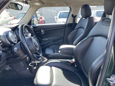 MINI Cooper Hardtop 5 Door  2016 à Calgary, Alberta