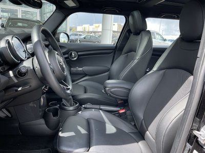 2017 MINI Cooper Hardtop 5 Door in Calgary, Alberta