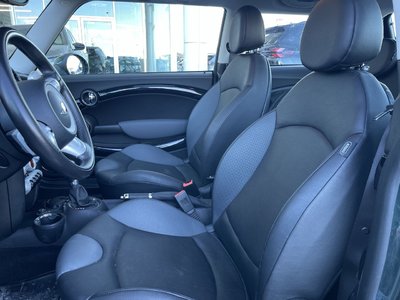 MINI Cooper Hardtop  2009 à Calgary, Alberta