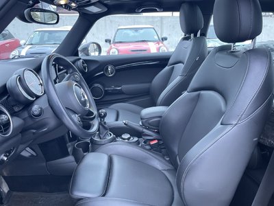 MINI Cooper Hardtop  2015 à Calgary, Alberta