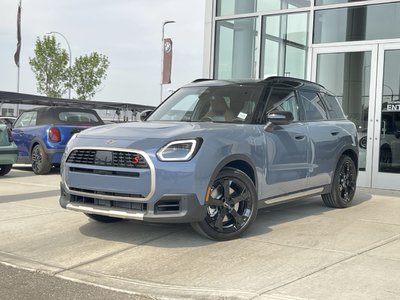 MINI Cooper Countryman  2027 à Calgary, Alberta