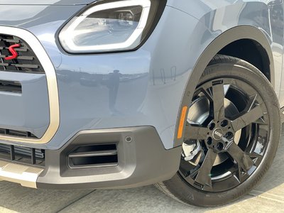 MINI Cooper Countryman  2027 à Calgary, Alberta