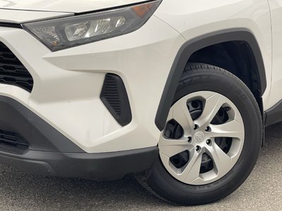 Toyota RAV4  2022 à Calgary, Alberta