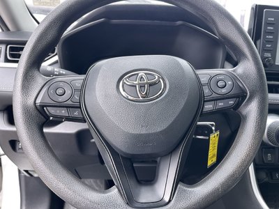 Toyota RAV4  2022 à Calgary, Alberta