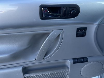 2005 Volkswagen New Beetle Coupe in Calgary, Alberta