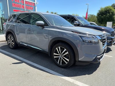 2024 Nissan Pathfinder PLATINUM // 2.99% FINANCING CERTIFIED // 2.99% FINANCING!