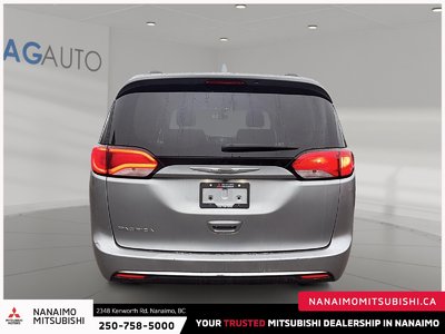 2017 Chrysler Pacifica Touring L — photo 4