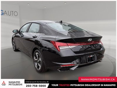2023 Hyundai Elantra Luxury — photo 5