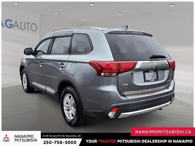 2017 Mitsubishi Outlander SE — photo 5