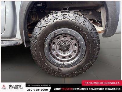 2022 Nissan Frontier PRO-4X — photo 2