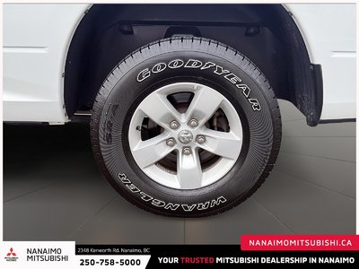 2023 Ram 1500 Classic SLT — photo 2