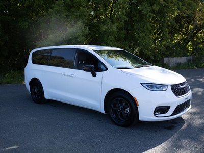 Chrysler Pacifica Hybrid S Appearance 2024