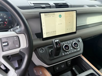 2022 Land Rover Defender in Saint-Bruno-de-Montarville, Quebec