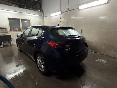 2018 Mazda 3 in Saint-Bruno-de-Montarville, Quebec