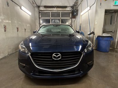 2018 Mazda 3 in Saint-Bruno-de-Montarville, Quebec