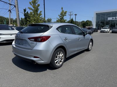 Mazda 3  2017 à Saint-Bruno-de-Montarville, Québec
