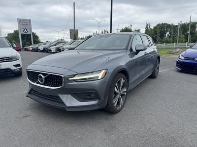 2020 Volvo V60 Cross Country in Saint-Bruno-de-Montarville, Quebec