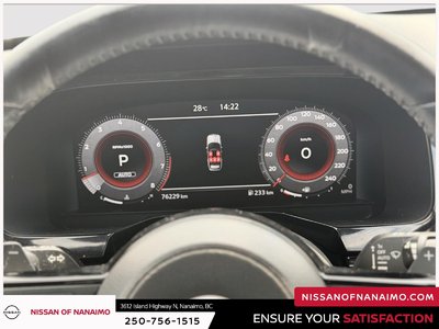 2023 Nissan Pathfinder Platinum — photo 7