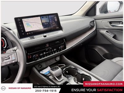 2026 Nissan Rogue Platinum — photo 4