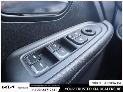 2014 Kia Rondo LX — photo 7