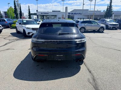 2023 Porsche Macan in North Vancouver, British Columbia
