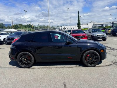 2023 Porsche Macan in North Vancouver, British Columbia