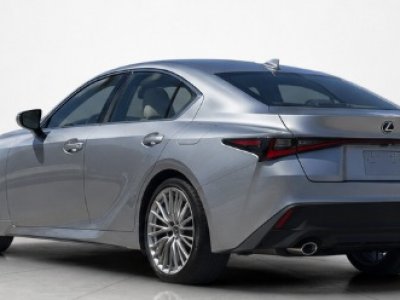 Lexus IS  2024 à Vancouver nord, Colombie-Britannique