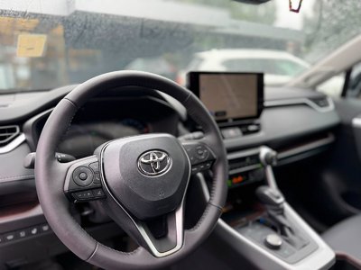 Toyota RAV4  2025 à Vancouver nord, Colombie-Britannique