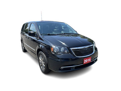 2016 Chrysler Town & Country in Oakville, Ontario