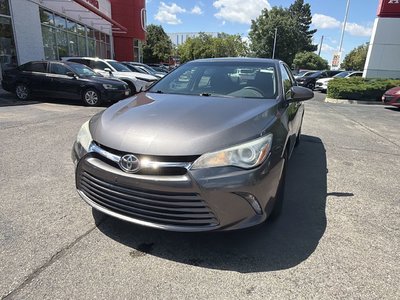 2016 Toyota Camry in Oakville, Ontario