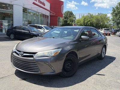 2016 Toyota Camry in Oakville, Ontario