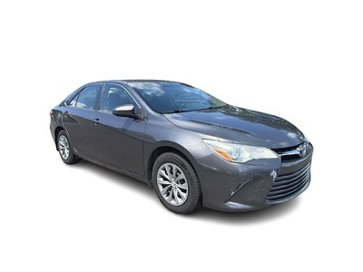 2016 Toyota Camry in Oakville, Ontario