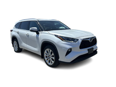 2023 Toyota Highlander hybrid in Oakville, Ontario