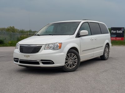 2016 Chrysler Town & Country