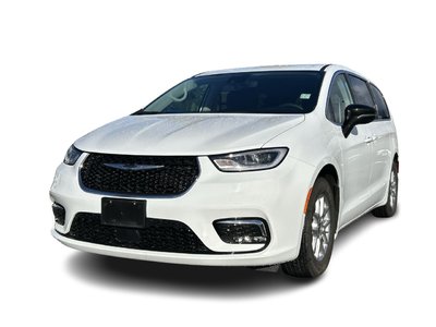 2024 Chrysler Pacifica in North Vancouver, British Columbia