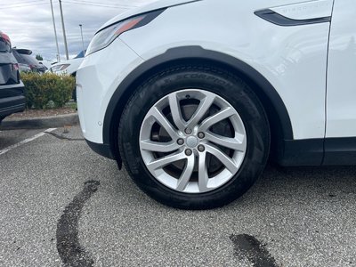 2023 Land Rover Discovery in North Vancouver, British Columbia